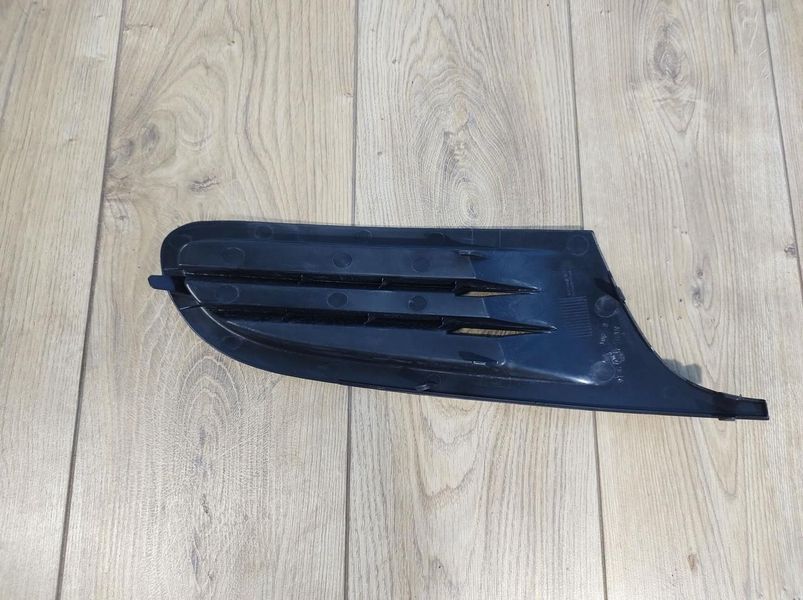 Решетка противотуманных фар бампера переднего левая&nbsp;для Volkswagen Golf 6 2009-2011 1647345887 фото