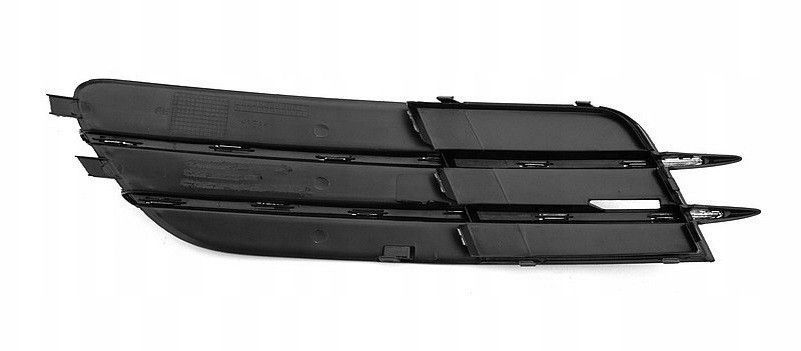 Решітка (заглушка) в бампер права для Audi A6 C7 2011-2014 з хромом 2439062333 фото