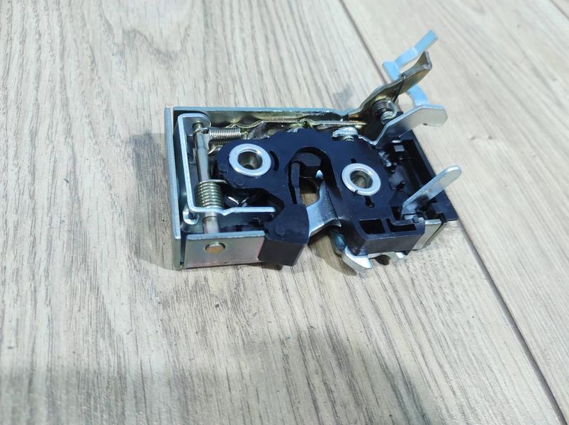 Замок двери передней левой для Volkswagen Passat [B3] (1988-1993) 357837015 фольксваген пассат 357837015 фото